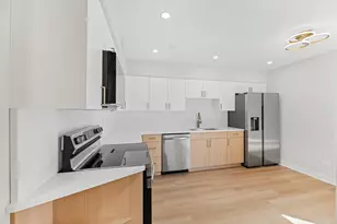 5019 Mulford St, Skokie, IL 60077 - Photo 4