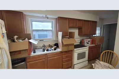 2747 W Lunt Avenue, Chicago, IL 60645 - Photo 2