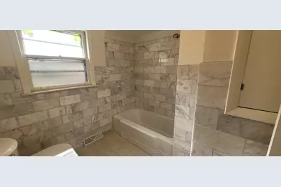 2747 W Lunt Avenue, Chicago, IL 60645 - Photo 6