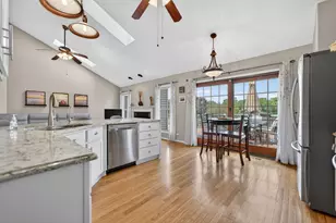 201 Tulip Cir, Island Lake, IL 60042 - Photo 6
