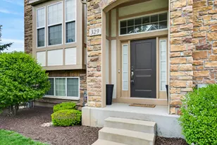 329 Bennett Dr, Carol Stream, IL 60188 - Photo 2