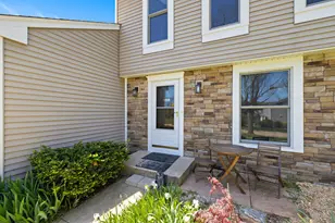 506 Old Hunt Rd, Fox River Grove, IL 60021 - Photo 2