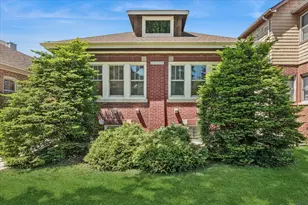 3810 N Mozart St, Chicago, IL 60618 - Photo 2