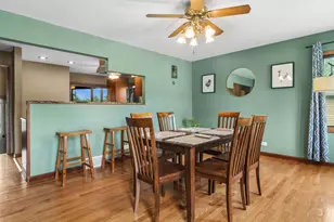 327 W Hawley St, Mundelein, IL 60060 - Photo 2
