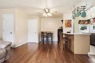 820 S Locust St, Pontiac, IL 61764 - Photo 6