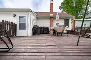 820 S Locust St, Pontiac, IL 61764 - Photo 28