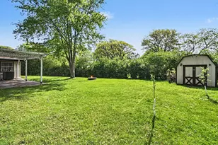 7801 Berkshire Ct, Hanover Park, IL 60133 - Photo 18