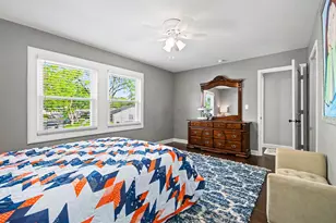 7801 Berkshire Ct, Hanover Park, IL 60133 - Photo 10