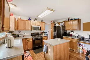 1721 Dorchester Ave, Algonquin, IL 60102 - Photo 6