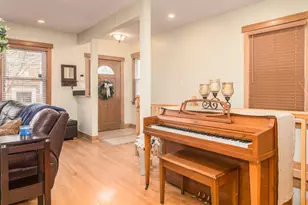 6461 W Raven St, Chicago, IL 60631 - Photo 2