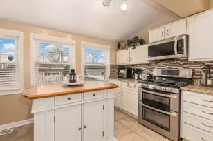 6461 W Raven St, Chicago, IL 60631 - Photo 8