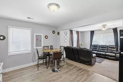 3202 W 67th Street, Davenport, IA 52806 - Photo 6