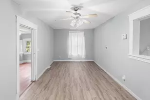 518 Cedar St, Centralia, IL 62801 - Photo 14