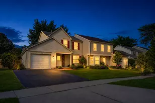 1161 Regent Dr, Mundelein, IL 60060 - Photo 2