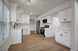 1161 Regent Dr, Mundelein, IL 60060 - Photo 6