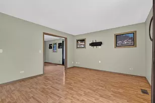 667 Harvest Dr, Bolingbrook, IL 60490 - Photo 8