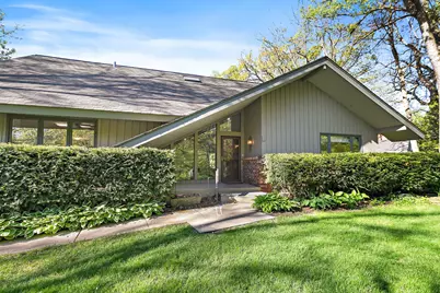 7211 Oakwood Lane, Crystal Lake, IL 60012 - Photo 2