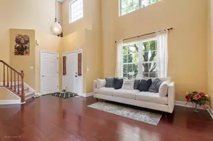 1195 Masters Pkwy, Aurora, IL 60506 - Photo 2