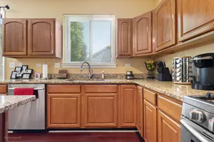 1195 Masters Pkwy, Aurora, IL 60506 - Photo 8