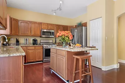 1195 Masters Parkway, Aurora, IL 60506 - Photo 10