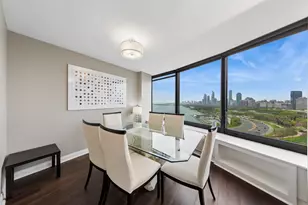 155 N Harbor Dr, Chicago, IL 60601 - Photo 8