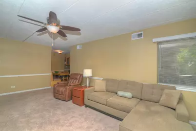 523 Timber Ridge Drive #204, Carol Stream, IL 60188 - Photo 4