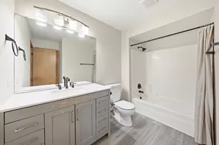 10 Joyce Ct, Crete, IL 60417 - Photo 8