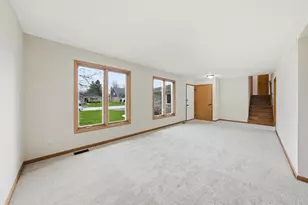 10 Joyce Ct, Crete, IL 60417 - Photo 4