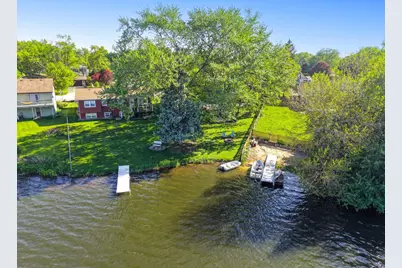 2004 Sprucewood Lane, Lindenhurst, IL 60046 - Photo 2