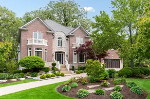 135 Settlers Dr, Naperville, IL 60565 - Photo 2