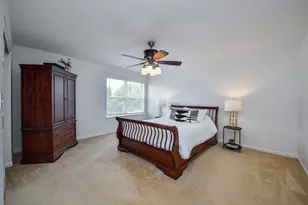 298 Fairhaven Dr, Saint Charles, IL 60175 - Photo 14