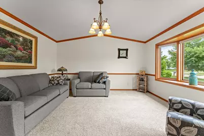 613 Crestwood Drive, Champaign, IL 61822 - Photo 6