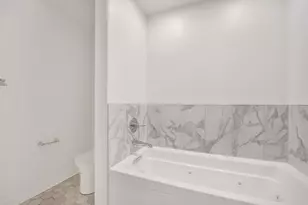 1071 W 15th St, Chicago, IL 60608 - Photo 16