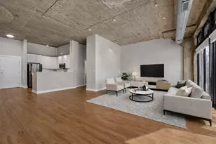1071 W 15th St, Chicago, IL 60608 - Photo 2