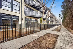1071 W 15th St, Chicago, IL 60608 - Photo 26