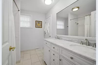 827 Liberty Bell Lane, Libertyville, IL 60048 - Photo 14
