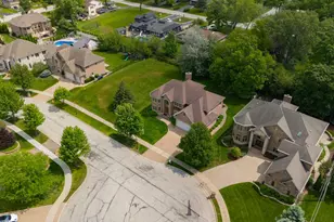 281 N Forest Dr, Addison, IL 60101 - Photo 48