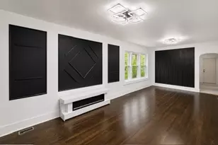10504 S Lafayette Ave, Chicago, IL 60628 - Photo 2