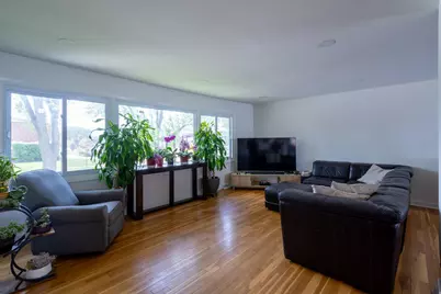 [Address not provided], Morton Grove, IL 60053 - Photo 20