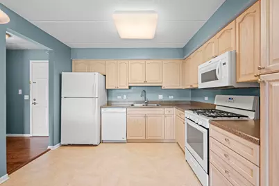 6807 N Milwaukee Avenue #601, Niles, IL 60714 - Photo 8