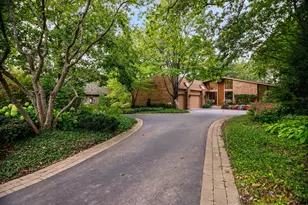 990 Sheridan Rd, Highland Park, IL 60035 - Photo 2