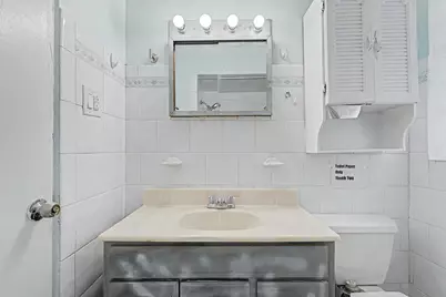 9256 S Calumet Avenue, Chicago, IL 60619 - Photo 8