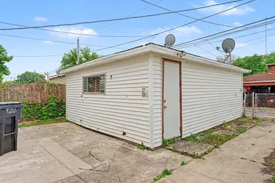 9256 S Calumet Avenue, Chicago, IL 60619 - Photo 10