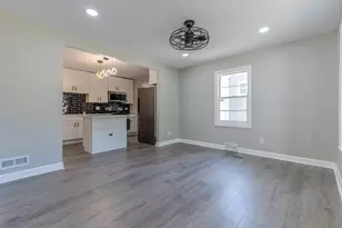 401 S Lake Terrace, Mundelein, IL 60060 - Photo 6