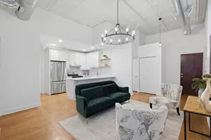 1900 W Oakdale Ave, Chicago, IL 60657 - Photo 6
