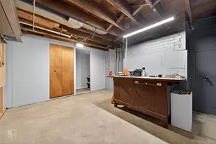 10016 S Clifton Park Ave, Evergreen Park, IL 60805 - Photo 18