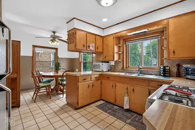 10016 S Clifton Park Avenue, Evergreen Park, IL 60805 - Photo 8