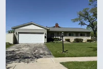 818 Leahy Circle, Des Plaines, IL 60016 - Photo 1