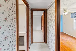407 S Davis Ave, Centralia, IL 62801 - Photo 24