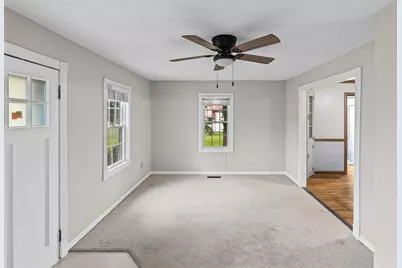 407 S Davis Avenue, Centralia, IL 62801 - Photo 8